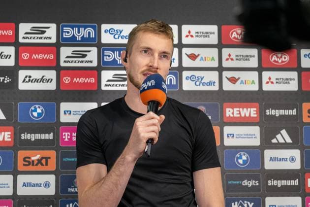 Niels Giffey 5 (FC Bayern Basketball) im Interview vor dem Spiel, FC Bayern Basketball vs. Basketball Loewen Braunschweig, BBL-Pokal, Achtelfinale, 20.10.2025 Muenchen Bayern Deutschland
