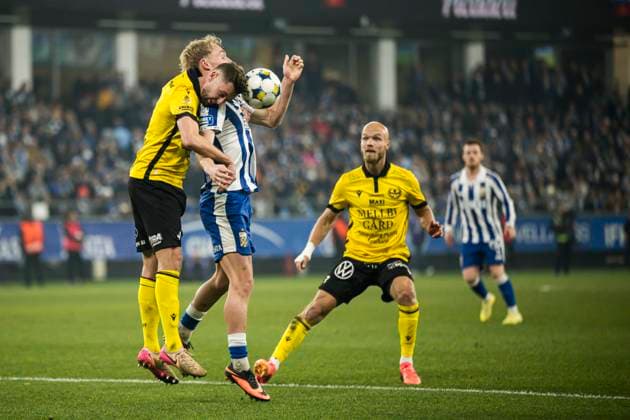 251020 Mjällbys Axel NorÃ n och Viktor Gustafson under fotbollsmatchen i Allsvenskan mellan IFK Göteborg och Mjällby den 20 oktober 2025 i Göteborg. Copyright: CARLxSANDIN BB251020CS018