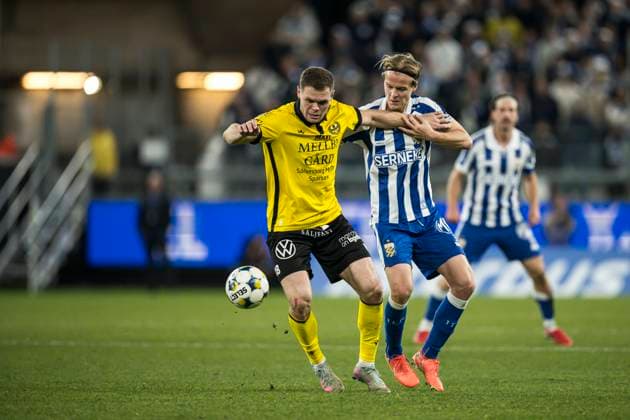 251020 Mjällbys Jacob Bergström och Christian Tchouante Tchouante under fotbollsmatchen i Allsvenskan mellan IFK Göteborg och Mjällby den 20 oktober 2025 i Göteborg. Copyright: CARLxSANDIN BB251020CS027