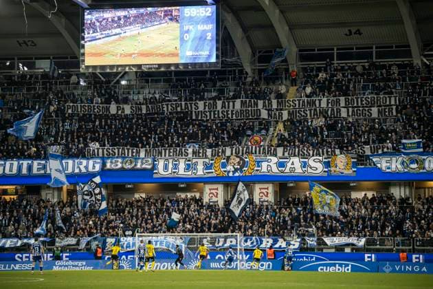 251020 IFK Göteborgs supportrar med banderoller under fotbollsmatchen i Allsvenskan mellan IFK Göteborg och Mjällby den 20 oktober 2025 i Göteborg. Copyright: CARLxSANDIN BB251020CS031