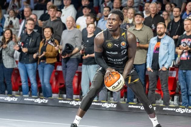 Njie B. 13 (Loewen Braunschweig), FC Bayern Basketball vs. Basketball Loewen Braunschweig, BBL-Pokal, Achtelfinale, 20.10.2025 Muenchen Bayern Deutschland