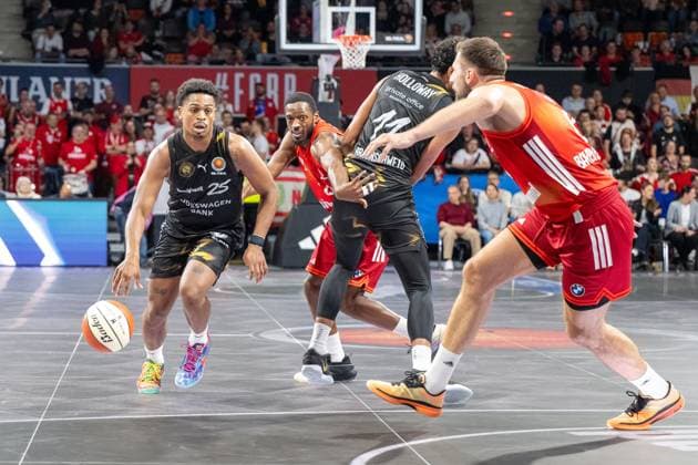 Sherfield G. 25 (Loewen Braunschweig), FC Bayern Basketball vs. Basketball Loewen Braunschweig, BBL-Pokal, Achtelfinale, 20.10.2025 Muenchen Bayern Deutschland