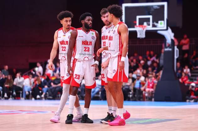 Enttaeuschte Koelner, von links: Justin Oneyajiaka (Koeln), Michael Jordan Miller (Koeln), Laurent Raphael Zoccoletti (Koeln), Maximilian Begue (Koeln) RheinStars Koeln - Tigers Tuebingen, Basketball, 2. Bundesliga ProA, 20.10.2025 RheinStars Koeln - Tigers Tuebingen, Basketball, 2. Bundesliga ProA, 20.10.2025 Koeln Copyright: xEibner-Pressefotox EP_RWS