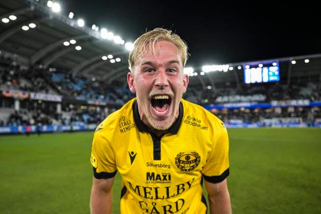 251020 Mjällbys Herman Johansson jublar efter fotbollsmatchen i Allsvenskan mellan IFK Göteborg och Mjällby den 20 oktober 2025 i Göteborg. Copyright: MATHIASxBERGELD BB251020MB057