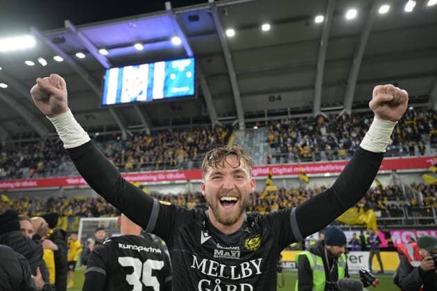 251020 Mjällbys malvakt Noel Törnqvist jublar efter fotbollsmatchen i Allsvenskan mellan IFK Göteborg och Mjällby den 20 oktober 2025 i Göteborg. Copyright: MATHIASxBERGELD BB251020MB058