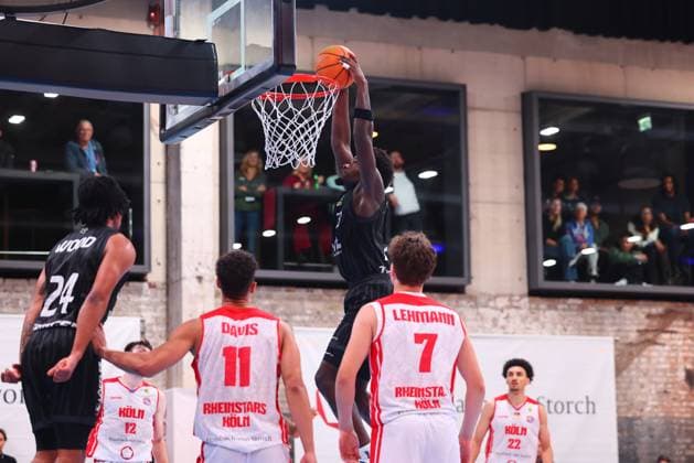 Dunk von Melkisedek Moreaux (Tuebingen) RheinStars Koeln - Tigers Tuebingen, Basketball, 2. Bundesliga ProA, 20.10.2025 RheinStars Koeln - Tigers Tuebingen, Basketball, 2. Bundesliga ProA, 20.10.2025 Koeln Copyright: xEibner-Pressefotox EP_RWS