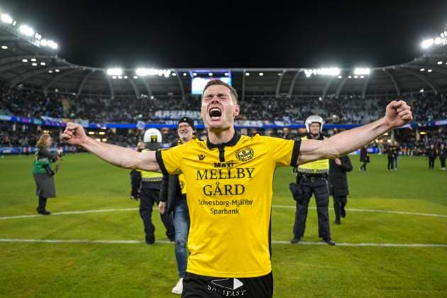 251020 Mjällbys Jacob Bergström jublar efter fotbollsmatchen i Allsvenskan mellan IFK Göteborg och Mjällby den 20 oktober 2025 i Göteborg. Copyright: MATHIASxBERGELD BB251020MB063