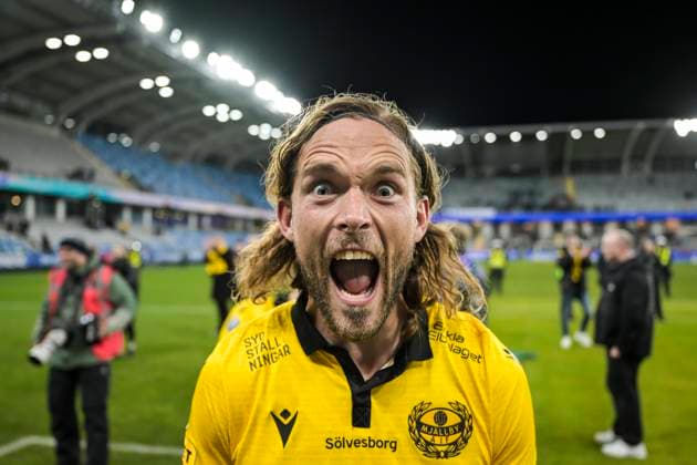 251020 Mjällbys Tom Pettersson jublar efter fotbollsmatchen i Allsvenskan mellan IFK Göteborg och Mjällby den 20 oktober 2025 i Göteborg. Copyright: MATHIASxBERGELD BB251020MB068