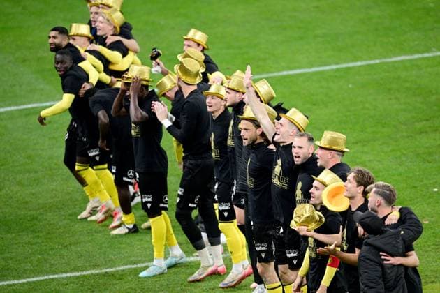 GÖTEBORG, SVERIGE 20251020 Mjällby firar SM-guldet efter vinst i mandagens fotbollsmatch i allsvenskan mellan IFK Göteborg och Mjällby AIK pa Gamla Ullevi. GÖTEBORG SVERIGE x9200x Copyright: xHannaxBrunlöf TTx ALLSVENSKAN GÖTEBORG-MJÄLLBY