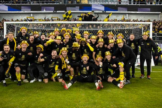 251020 Mjällbys spelare jublar efter fotbollsmatchen i Allsvenskan mellan IFK Göteborg och Mjällby den 20 oktober 2025 i Göteborg. Copyright: MICHAELxERICHSEN BB251020MI051
