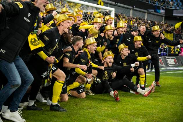 251020 Mjällbys spelare jublar efter fotbollsmatchen i Allsvenskan mellan IFK Göteborg och Mjällby den 20 oktober 2025 i Göteborg. Copyright: CARLxSANDIN BB251020CS057