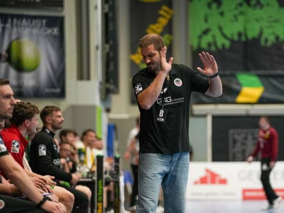Michael Haass (Eulen Ludwigshafen, Trainer) wütend während der Niederlage VfL Eintracht Hagen vs. Eulen Ludwigshafen, Handball, 2. Bundesliga, 8. Spieltag, Saison 2025 2026, 20.10.2025 VfL Eintracht Hagen vs. Eulen Ludwigshafen, Handball, 2. Bundesliga, 8. Spieltag, Saison 2025 2026, 20.10.2025 Hagen Copyright: xEibner-Pressefoto DamianxKruczynx EP_DKI