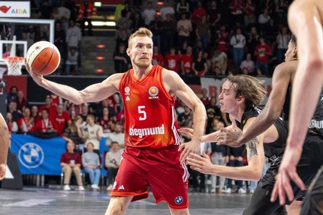 Niels Giffey 5 (FC Bayern Basketball), FC Bayern Basketball vs. Basketball Loewen Braunschweig, BBL-Pokal, Achtelfinale, 20.10.2025 Muenchen Bayern Deutschland