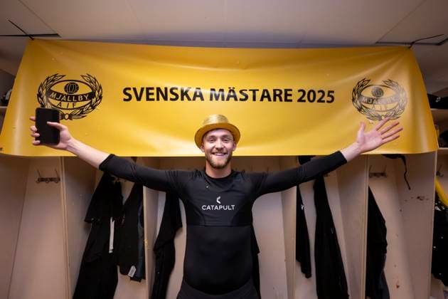 251020 Mjällbys malvakt Noel Törnqvist jublar efter fotbollsmatchen i Allsvenskan mellan IFK Göteborg och Mjällby den 20 oktober 2025 i Göteborg. Copyright: CARLxSANDIN BB251020CS099