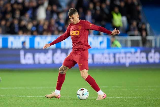 October 20, 2025, Vitoria, Alava, SPAIN: Dani Raba of Valencia CF in action during the LaLiga EA Sports match between Deportivo Alaves and Valencia CF at Mendizorrotza on October 20, 2025, in Vitoria, Spain. Vitoria SPAIN - ZUMAa181 20251020_zaa_a181_190 Copyright: xRicardoxLarreinax