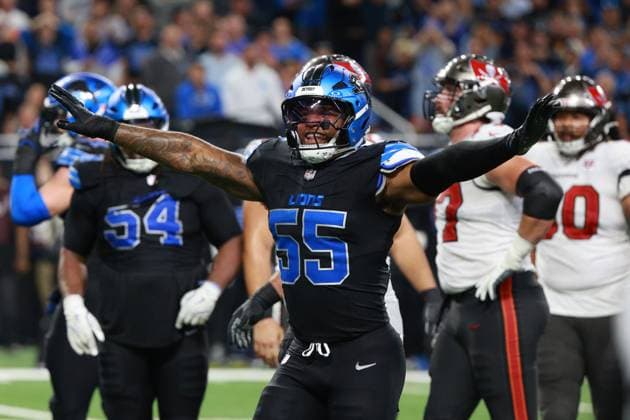 Tampa Bay Buccanners vs Detroit Lions DETROIT,MICHIGAN-OCTOBER 20: Detroit Lions linebacker Derrick Barnes 55 reacts after a play during the second half of an NFL, American Football Herren, USA football game between the Tampa Bay Buccanners and the Detroit Lions in Detroit, Michigan USA, on Monday, October 20, 2025 Detroit Michigan United States  Copyright: xJorgexLemusx originalFilename:lemus-tampabay251020_npHio.jpg