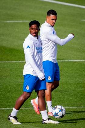 Real Madrid C.F. Training Session And press conference, PK, Pressekonferenz - UEFA Champions League 2025 26 League Phase MD3 Players of Real Madrid (from L to R) Endrick Felipe, Trent Alexander-Arnold are seen during the Training Session and Press Conference ahead of the UEFA Champions League 2024 25 match against Juventus FC at Ciudad Real Madrid on October 21, 2025 in Valdebebas, Spain. Valdebebas Ciudad Real Madrid Madrid Spain Copyright: xAlbertoxGardinx AGardin_20251021_Foot_Champions_Real_Madrid_PC_0227
