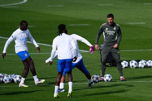 October 21, 2025, Valdebebas, Madrid, Spain: Xabi Alonso during a training session and press conference, PK, Pressekonferenz ahead of their UEFA Champions League 2025 26 match against Juventus FC at Ciudad Deportiva Real Madrid on October 21, 2025, in Valdebebas, Madrid, Spain. Valdebebas Spain - ZUMAa181 20251021_zaa_a181_027 Copyright: xDennisxAgyemanx