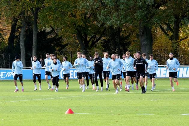 DEU, DFL, 2. FBL Hertha BSC, Training, 21.10.2025, Sportforum, Berlin, DEU, DFL, 2. FBL Hertha BSC, Training, im Bild Hertha-Spielerkreis DFL - regulations prohibit any use of Photographs as image sequences and or quasi-video