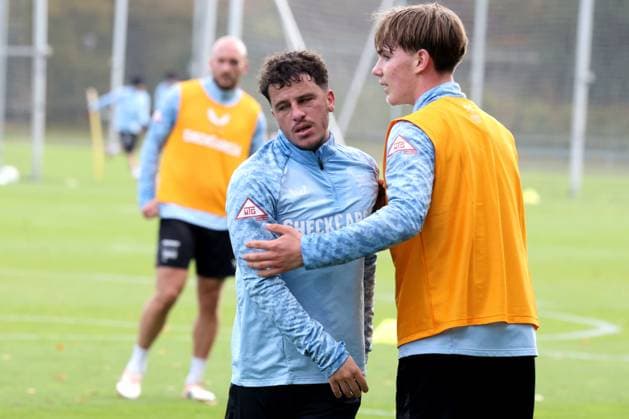 DEU, DFL, 2. FBL Hertha BSC, Training, 21.10.2025, Sportforum, Berlin, DEU, DFL, 2. FBL Hertha BSC, Training, im Bild Diego Demme (Hertha BSC Berlin 6), Kennet Eichhorn (Hertha BSC Berlin 23) DFL - regulations prohibit any use of Photographs as image sequences and or quasi-video