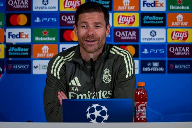 Real Madrid C.F. Training Session And press conference, PK, Pressekonferenz - UEFA Champions League 2025 26 League Phase MD3 Xabi Alonso, head coach of Real Madrid, speaks during the press conference ahead of the UEFA Champions League 2024 25 match against Juventus FC at Ciudad Real Madrid on October 21, 2025 in Valdebebas, Spain. Valdebebas Ciudad Real Madrid Madrid Spain Copyright: xAlbertoxGardinx AGardin_20251021_Foot_Champions_Real_Madrid_PC_0642