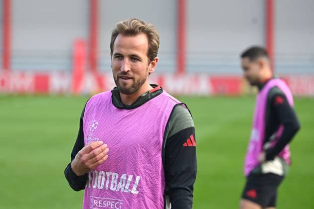 Harry KANE (Bayern Muenchen), Aktion,Einzelbild,angeschnittenes Einzelmotiv,Halbfigur,halbe Figur. Abschlusstraining am 21.10.2025 Fussball Champions League,Saison 2025 26 FC Bayern Muenchen - Club Bruegge