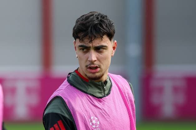 Aleksandar Pavlovic (FC Bayern Muenchen, 45), GER, Abschlusstraining, FC Bayern Muenchen, Fussball, UEFA Champions League, Liga-Phase, 3. Spieltag, Saison 2025 2026, 21.10.2025, GER, Abschlusstraining, FC Bayern Muenchen, Fussball, UEFA Champions League, Liga-Phase, 3. Spieltag, Saison 2025 2026, 21.10.2025 Muenchen Copyright: xEibner-Pressefoto JennixMaulx EP_JML