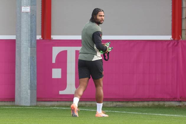 7 Serge Gnabry, Portrnt, Portrait, Fussball Abschlusstraining UEFA Champions League Spiel - FC Bayern Mnnchen vs. FC Brngge 21.10.2025 Trainingsgelnnde, Snbenerstr. FOTO: Mladen Lackovic LakoPress