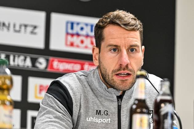 GER, 3. Liga, SSV Ulm 1846 vs FC Energie Cottbus 19.10.2025, Donaustadion, Ulm, GER, 3. Liga, SSV Ulm 1846 vs FC Energie Cottbus, im Bild Moritz Glasbrenner (SSV Ulm), Pressekonferenz nach Spielende