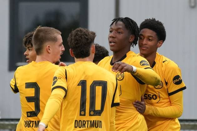 Mittwoch, 21.10.2025 Saison 2025 2026 3. Spieltag UEFA Youth League im Tingbjerg Idraetspark, Kopenhagen, Denmark. FC Kopenhagen U19 - BV Borussia Dortmund U19. Torjubel nach dem 1:0 durch Pharell Kegni (BVB).