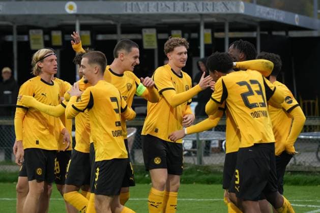 Mittwoch, 21.10.2025 Saison 2025 2026 3. Spieltag UEFA Youth League im Tingbjerg Idraetspark, Kopenhagen, Denmark. FC Kopenhagen U19 - BV Borussia Dortmund U19. Torjubel nach dem 1:0 durch Pharell Kegni (BVB).