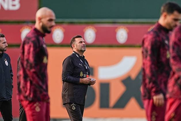 Ahead of Galatasaray and Bodo Glimt - UEFA Champions League ISTANBUL, TURKIYE - OCTOBER 21: Head coach of Galatasaray Okan Buruk leads training session at Kemerburgaz Metin Oktay Facilities ahead of UEFA Champions League football match between Galatasaray and Bodo Glimt in Istanbul, Turkiye on October 21, 2025. Adem Kutucu Anadolu Istanbul Turkey. Editorial use only. Please get in touch for any other usage.  Copyright: x2025xAnadoluxAdemxKutucux