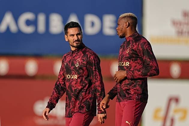 Ahead of Galatasaray and Bodo Glimt - UEFA Champions League ISTANBUL, TURKIYE - OCTOBER 21: Victor Osimhen (R) and Ilkay Gundogan (L) of Galatasaray attend the training session at Kemerburgaz Metin Oktay Facilities ahead of UEFA Champions League football match between Galatasaray and Bodo Glimt in Istanbul, Turkiye on October 21, 2025. Adem Kutucu Anadolu Istanbul Turkey. Editorial use only. Please get in touch for any other usage.  Copyright: x2025xAnadoluxAdemxKutucux