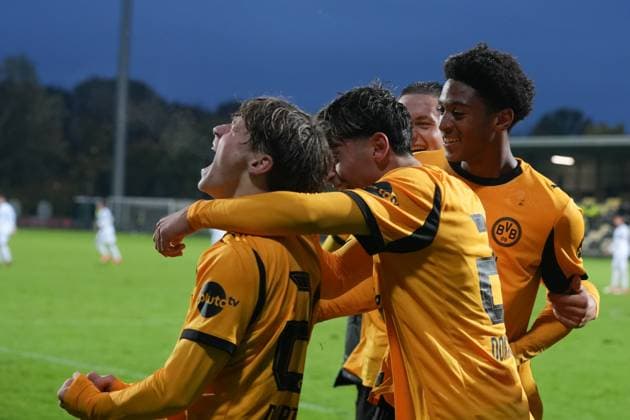 Mittwoch, 21.10.2025 Saison 2025 2026 3. Spieltag UEFA Youth League im Tingbjerg Idraetspark, Kopenhagen, Denmark. FC Kopenhagen U19 - BV Borussia Dortmund U19. Torjubel nach dem 2:0 durch Tom Lasse Faust (BVB).