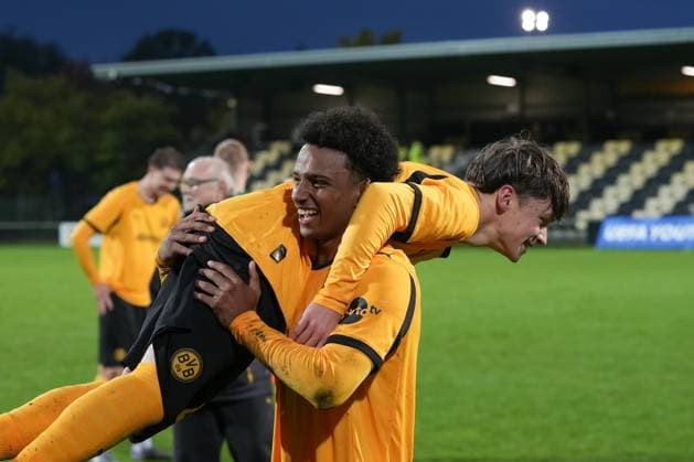 Mittwoch, 21.10.2025 Saison 2025 2026 3. Spieltag UEFA Youth League im Tingbjerg Idraetspark, Kopenhagen, Denmark. FC Kopenhagen U19 - BV Borussia Dortmund U19. Miguel Samuel Adje (BVB), Tom Lasse Faust (BVB)