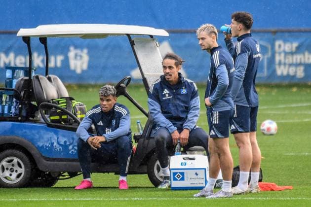 Ransford-Yeboah Königsdörffer Yussuf Poulsen Katterbach Noah Nicolai Remberg ( HSV ) Deutschland , Hamburg , Volksparkstadion , Trainingsgelände Fussball , 1. Bundesliga , Training des Hamburger SV