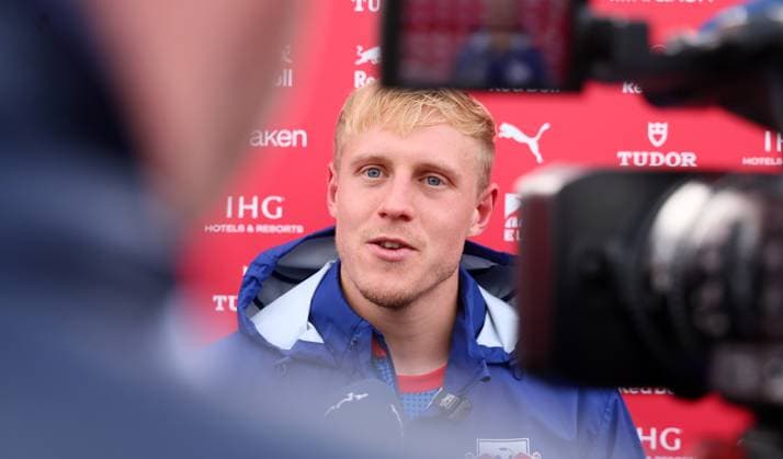 Leipzig, 21.10.2025, Red Bull Trainingszentrum am Cottaweg, Akademie, Fussball, Rasenballsport Leipzig, Training RB Leipzig, Im Bild: Xaver Schlager (24, RB Leipzig) ,