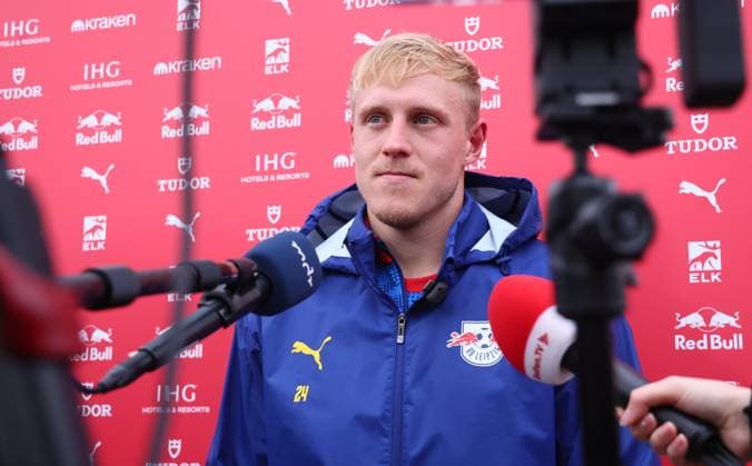 Leipzig, 21.10.2025, Red Bull Trainingszentrum am Cottaweg, Akademie, Fussball, Rasenballsport Leipzig, Training RB Leipzig, Im Bild: Xaver Schlager (24, RB Leipzig) ,