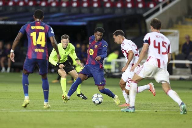FC Barcelona, Barca v Olimpiacos - UEFA Champions League BARCELONA, SPAIN - OCTOBER 21: Barcelona s Spanish defender Valde during the UEFA Champions League league phase day 3 football match between FC Barcelona and Olimpiacos at the Estadi Olimpic Lluis Companys, on October 21, 2025 Adria Puig Anadolu Barcelona Spain. Editorial use only. Please get in touch for any other usage.  Copyright: x2025xAnadoluxAdriaxPuigx