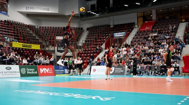 BAU 21.10.2025 Ludwigsburg Volleyball Barock Volleys MTV Ludwigsburg vs. SVG Lüneburg, Nyherowo Omene (LB, links)