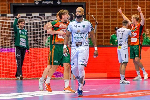 Thomas Solstad (TSV Hannover-Burgdorf, Nr. 44) (L-R), TSV Hannover-Burgdorf (orange) against TATRAN Presov (white) (2. Matchday of Group Matches EHF European League 2025 2026) (21.10.2025, Swiss Life Hall (Hannover, GER), Copyright: xJanxGuentherx xTSVxHannover-Burgdorfx