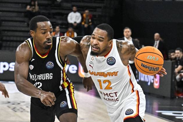 Galatasaray MCT Technic v Wurzburg Baskets - Basketball FIBA Champions League ISTANBUL, TURKIYE - OCTOBER 21: Galatasaray MCT Technic’s James Palmer (12) in action against Charles Thompson of Wurzburg Baskets during the Basketball FIBA Champions League Group E match between Galatasaray MCT Technic and Wurzburg Baskets in Istanbul, Turkiye, on October 21, 2025. Muhammed Enes Yildirim Anadolu Istanbul Turkey. Editorial use only. Please get in touch for any other usage.  Copyright: x2025xAnadoluxMuhammedxEnesxYildirimx