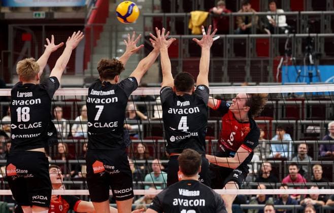 BAU 21.10.2025 Ludwigsburg Volleyball Barock Volleys MTV Ludwigsburg vs. SVG Lüneburg,Ben-Simon Bonin (LB, rechts)
