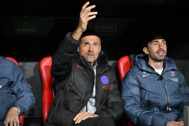 Trainer Luis Enrique (Paris Saint Germain) 21.10.2025, Fussball, UEFA Champions League 2025 2026, 3. Spieltag, Bayer 04 Leverkusen - Paris St. Germain UEFA regulations prohibit any use of photographs as image sequences and or quasi-video Leverkusen BayArena Nordrhein Westfalen Deutschland