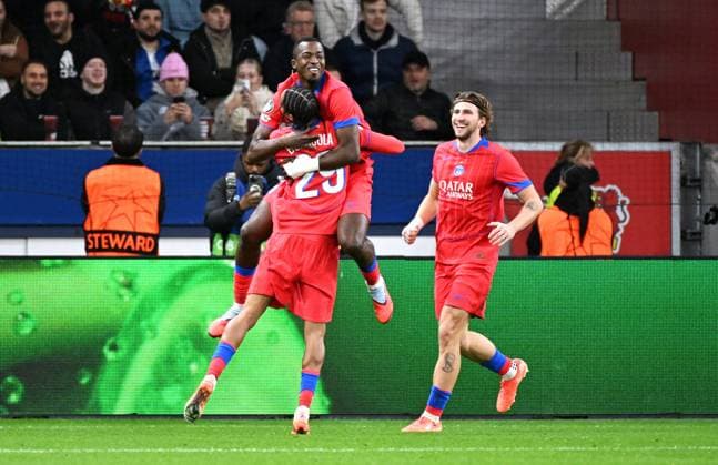 Fussball, Champions League, Deutschland, Herren, Saison 2025 2026, 3. Spieltag, BayArena Leverkusen: Bayer Leverkusen - FC Paris Saint-Germain; Jubel Willian Pacho (PSG) nach seinem Tor zum 0:1. Jubel, Freude, Aktion.