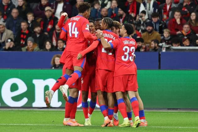 21.10.2025, xrekx, Fussball UEFA Champions League, Bayer 04 Leverkusen - Paris St. Germain PSG v.l. Torjubel nach dem Tor zum celebrating the goal celebrate 0:1 durch Willian Pacho (FC Paris Saint-Germain) (DFL DFB REGULATIONS PROHIBIT ANY USE OF PHOTOGRAPHS as IMAGE SEQUENCES and or QUASI-VIDEO) Leverkusen