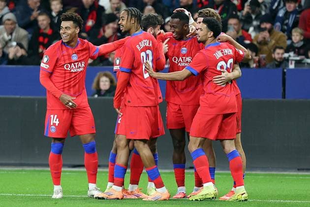 21.10.2025, xrekx, Fussball UEFA Champions League, Bayer 04 Leverkusen - Paris St. Germain PSG v.l. Torjubel nach dem Tor zum celebrating the goal celebrate 0:1 durch Willian Pacho (FC Paris Saint-Germain) (DFL DFB REGULATIONS PROHIBIT ANY USE OF PHOTOGRAPHS as IMAGE SEQUENCES and or QUASI-VIDEO) Leverkusen