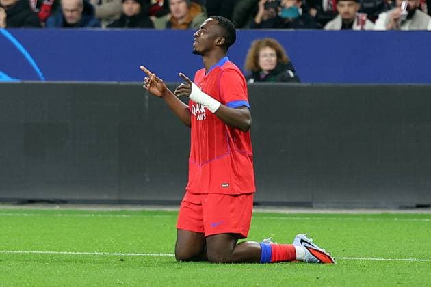 21.10.2025, xrekx, Fussball UEFA Champions League, Bayer 04 Leverkusen - Paris St. Germain PSG v.l. Torjubel nach dem Tor zum celebrating the goal celebrate 0:1 durch Willian Pacho (FC Paris Saint-Germain) (DFL DFB REGULATIONS PROHIBIT ANY USE OF PHOTOGRAPHS as IMAGE SEQUENCES and or QUASI-VIDEO) Leverkusen