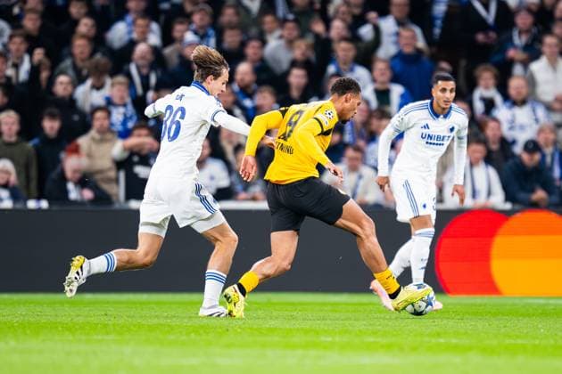 21.10.2025 - Fußball, 2025 2026, Champions League, 3. Spieltag, FC Kopenhagen - Borussia Dortmund: (L-R) William Clem (Kopenhagen), Felix Nmecha (Dortmund)