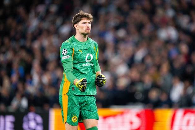 21.10.2025 - Fußball, 2025 2026, Champions League, 3. Spieltag, FC Kopenhagen - Borussia Dortmund: Gregor Kobel (Dortmund) jubelt nach dem Tor zum 0:1 von Felix Nmecha (Dortmund)